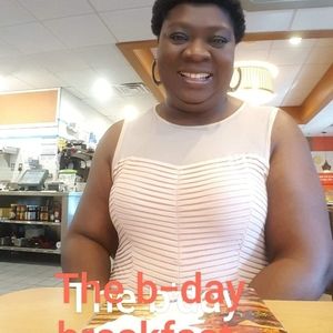 Meet your Posher, Mona baye